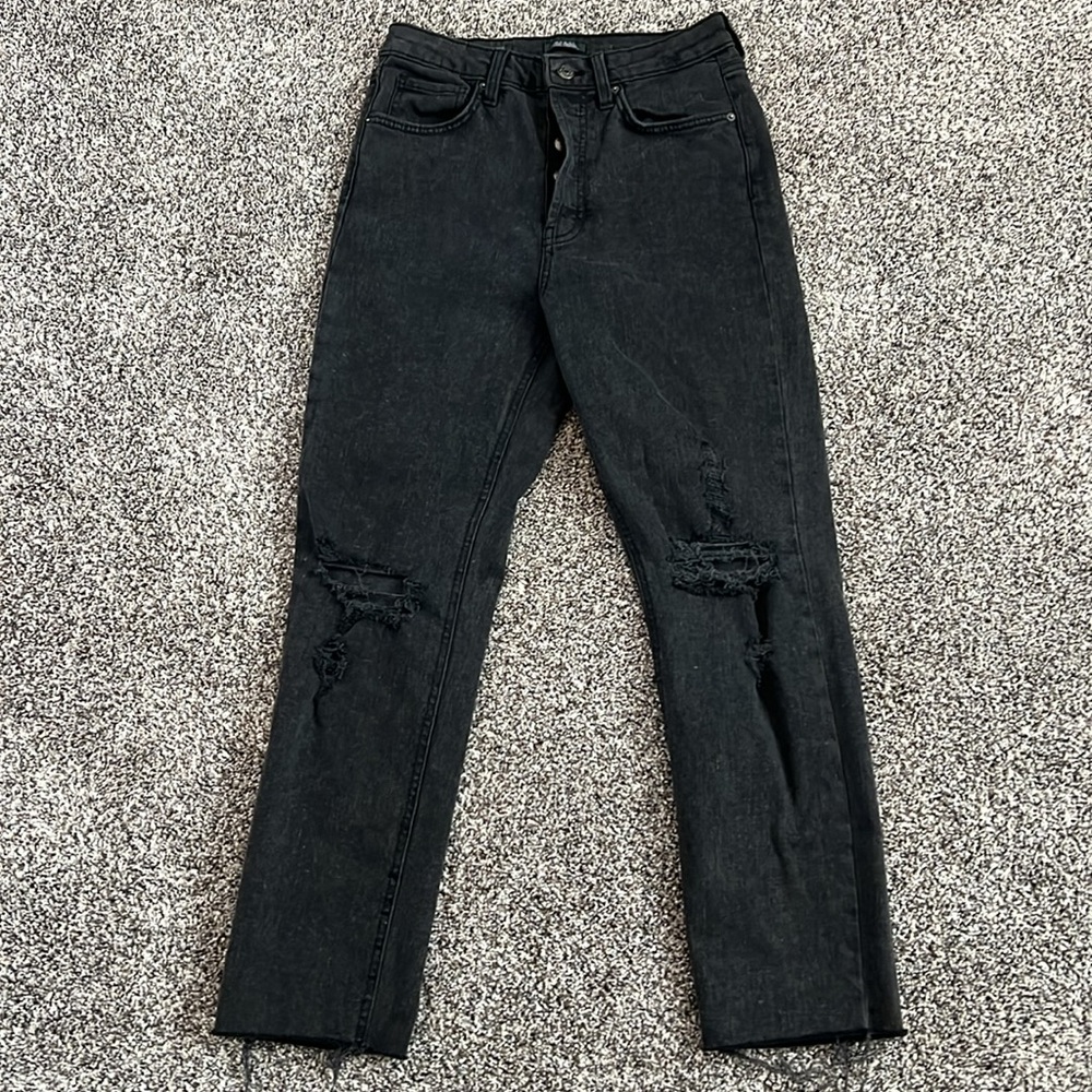 Women’s black high rise straight leg Jean